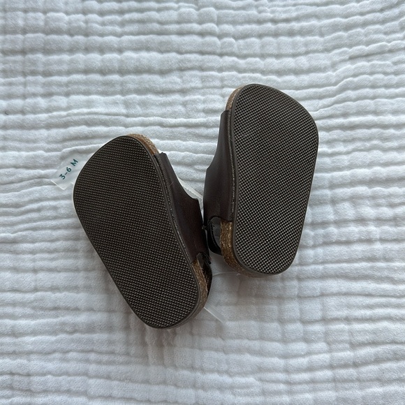 Old Navy • BNWT Leather Sandals - Picture 4 of 4